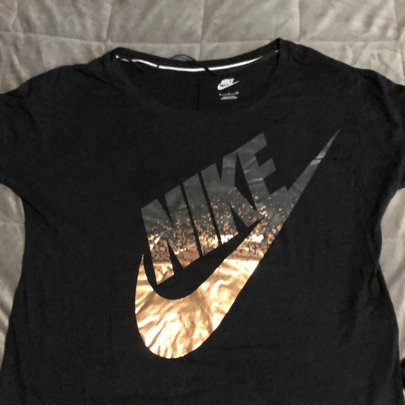 Nike Tops - Nike long sleeve T-shirt